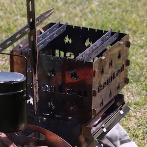 TAKILOD　焚き火台 焚火台 たきび台　焚火　軽量 ミニ コンパクト　コンパクト収納　ソロ  コンパクト　シンプル アウトドア キャンプ キャンプ用品 BBQ 　ソロキャンプ　バーベキュー バーベキューグリル ファイヤグリル ファイアグリル ふるさと納税 キャンプ 大阪府河内長野市