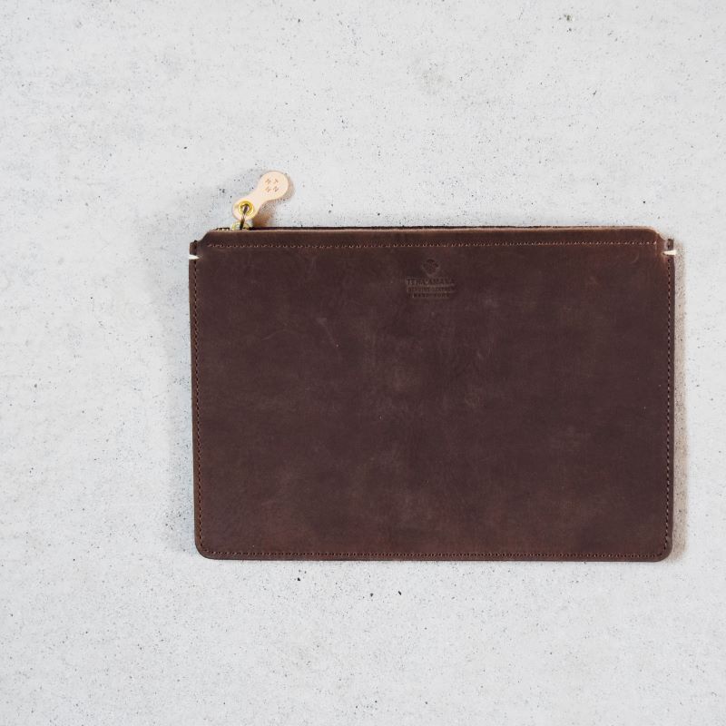 Teha’amana Square pouch L テハマナ スクエアポーチ L スモーク ブラウン 革 皮 雑貨 おしゃれ レザー 本革 こだわりの逸品 地域特産品 ギフト 自分用 人気 おすすめ スモーク ブラウン Lサイズ