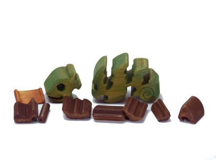 カメレオンの木製パズル　知育玩具 木製パズル おもちゃ プレゼント 男の子 女の子 誕生日 クリスマス 子供 大人 ギフト つみき 積み木 送料無料｜こだわりの逸品 地域特産品 ギフト 自分用 人気 おすすめ 積み木 積木 木のおもちゃ 動物つみき バランス ごっこ遊び おもちゃ 木製玩具 知育玩具 子ども 国産 安心 安全 出産祝い お祝い 贈り物 日本製 無塗装 ナチュラル 職人 手作り 