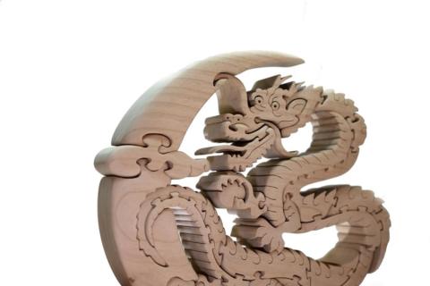 三日月龍の木製パズル 干支 木製パズル 置物 プレゼント 玄関 開運 縁起物 四季の飾り 送料無料 積み木 積木 つみき 木のおもちゃ 動物つみき バランス ごっこ遊び おもちゃ 木製玩具 知育玩具 男の子 女の子 子供 子ども 国産 安心 安全 出産祝い お祝い 贈り物 日本製 無塗装 ナチュラル 職人 手作り ギフト