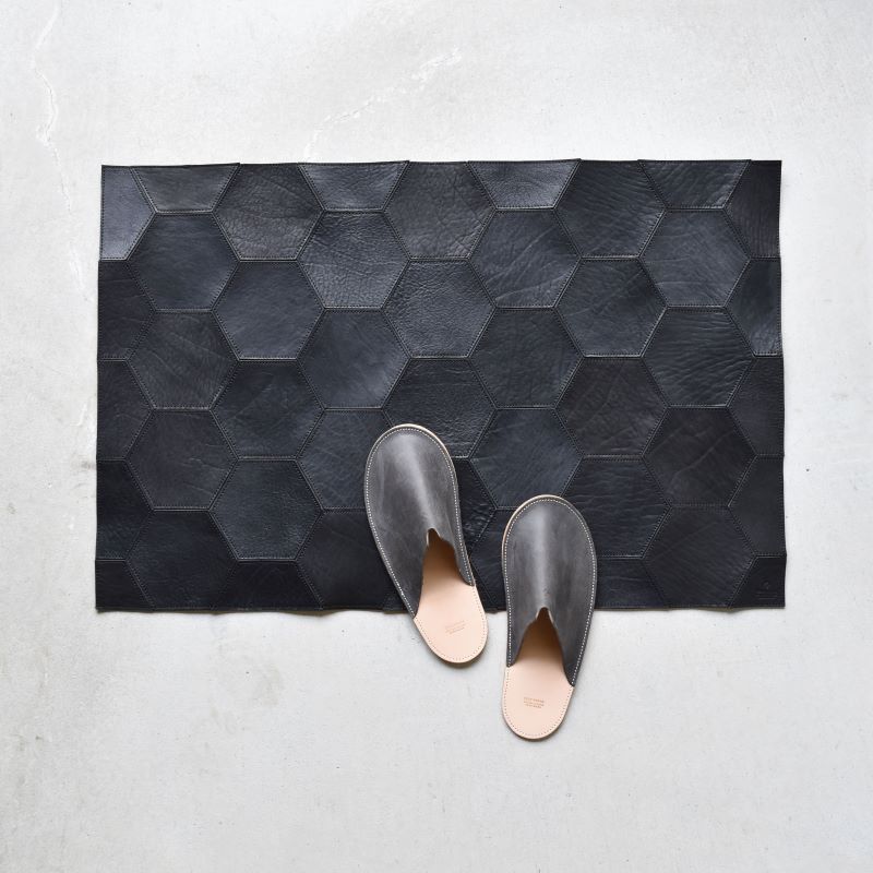 Teha’amana Mat honeycomb Smoke テハマナ 玄関マット ベーシック ブラウン 革 皮 雑貨 おしゃれ レザー 本革 こだわりの逸品 地域特産品 ギフト 自分用 人気 おすすめ ブラウン