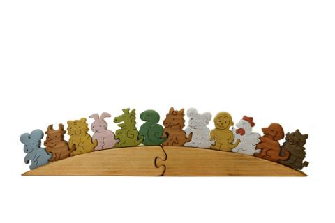 干支の行進色付き お正月 木製パズル プレゼント 置物 玄関 絵馬 送料無料｜こだわりの逸品 地域特産品 ギフト 自分用 人気 おすすめ 積み木 積木 つみき 木のおもちゃ 動物つみき バランス ごっこ遊び おもちゃ 木製玩具 知育玩具 男の子 女の子 子供 子ども 国産 安心 安全 出産祝い お祝い 贈り物 日本製 無塗装 ナチュラル 職人 手作り ギフト プレゼント