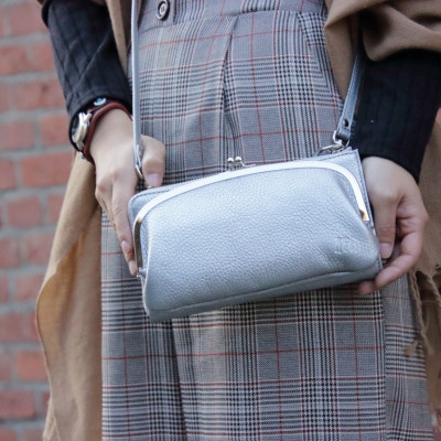 【がま口 お財布ポシェット 】本革 お財布ショルダー ショルダーバッグ【aw-17nns-SV】