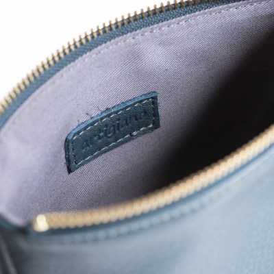 【本革 ポーチ】日本製 レザー 化粧ポーチ 牛革 小物入れ【apo-01cs-BG】