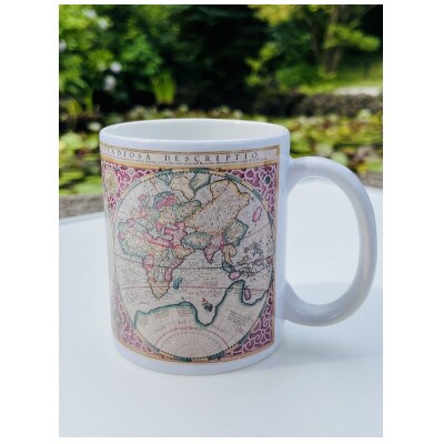 和泉市久保惣記念美術館オリジナルマグカップセット(「猫の当て字　うなぎ」と「世界図」)