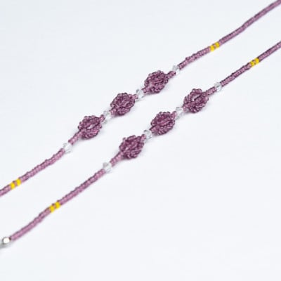 いずみガラスを使用したハンドメイドのメガネチェーン(紫色)AN170