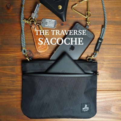 X-Pacの軽量薄型サコッシュ