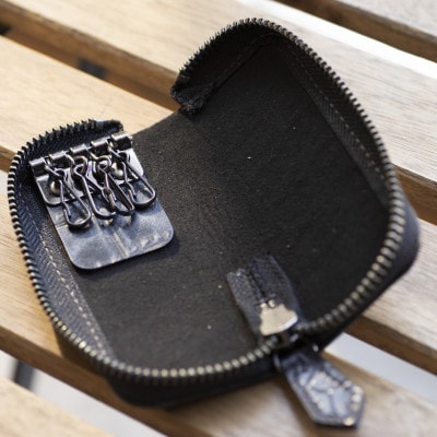 【キーケース】クロコエンボスレザー 本革 4連タイプ ワニ革模様 型押し【apo-16ec-NV】