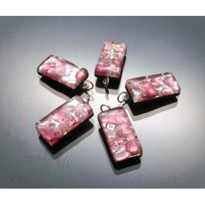 ベネチアンガラス使いのブラックオニキスネックレス〈桜〉【配送不可地域：沖縄県】