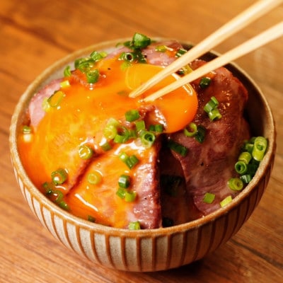 最強コンビ★松阪＆神戸牛プレミアムローストビーフ食べ比べ(ソース付き)モモ肉使用【配送不可地域：離島】