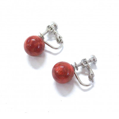 珊瑚のイヤリング(10ミリ玉)【配送不可地域：沖縄県】