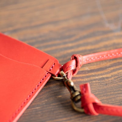 【本革 パスケース】ICカード 社員証 両面 2枚収納 ストラップ付き【apo-08hn-RD】