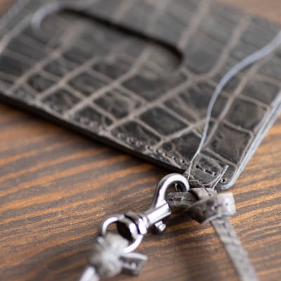 【パスケース】クロコエンボスレザー 型押し 社員証 ICカード 2枚収納【apo-08ec-KH】