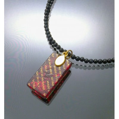 ベネチアンガラス使いのブラックオニキスネックレス〈紅葉〉【配送不可地域：沖縄県】