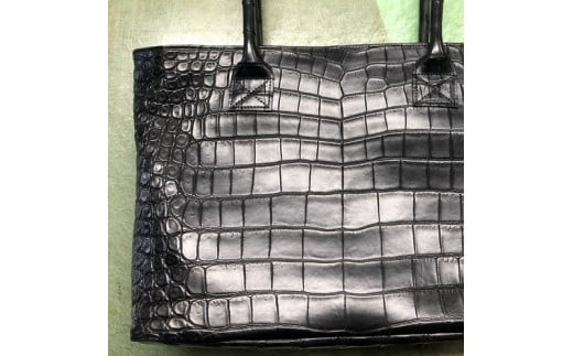 クロコダイルトートバッグ【クロコダイルトートバッグレザーバッグ革クロコスエード男性サイズナイルクロコダイル幅広贅沢一枚のクロコ大阪府門真市】