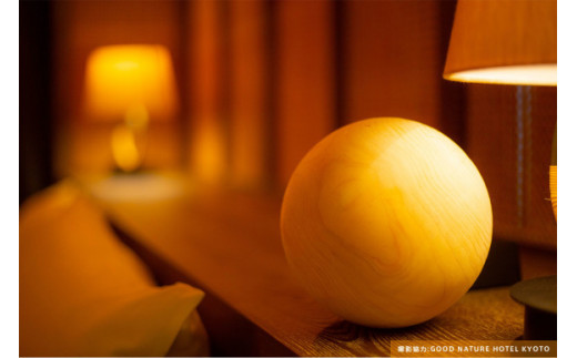 京都北山の風を運ぶひのき玉「森の満月」【間伐材 檜風呂 インテリア デスクアイテム 背割り サンドペーパー付属 ベージュ 無垢の檜 専用箱付き お中元 お歳暮 父の日 母の日 ギフト用 大阪府 門真市 】