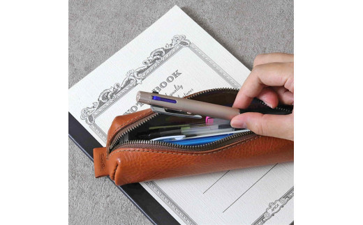 【色/コニャック】 トラぺ・ペンケース TowaRe:［トワリ］ 本革 レザー【ペン10本収納可能 文房具 台形型 アンティーク調色味 お中元 お歳暮 父の日 母の日 ギフト用 エイジング 植物タンニンなめし 大阪府 門真市 】