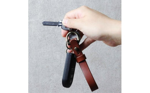 【色/コニャック】 ドロップ・キーホルダー TowaRe:［トワリ］ 本革 レザー【金具アンティーク色　ねじ式Dカン 一枚革使用 贈り物 ファッション小物 お中元 お歳暮 父の日 母の日 ギフト用 大阪府 門真市 】