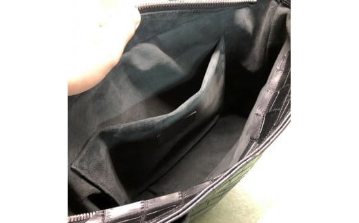 クロコダイルトートバッグ【クロコダイルトートバッグレザーバッグ革クロコスエード男性サイズナイルクロコダイル幅広贅沢一枚のクロコ大阪府門真市】