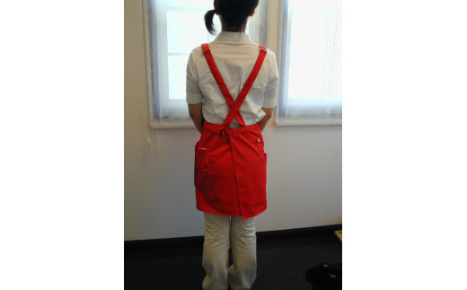 ショートエプロン 日本製 Ｍサイズ color：レッド【ショート　エプロン　日本製　Mサイズ　ベージュ　ポケット　静電気防止　動きやすい　収納力たっぷり 大阪府 門真市 】