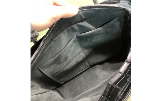クロコダイルトートバッグ【クロコダイルトートバッグレザーバッグ革クロコスエード男性サイズナイルクロコダイル幅広贅沢一枚のクロコ大阪府門真市】