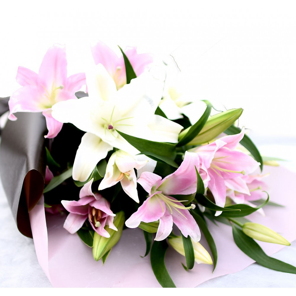 【母の日ギフト】カサブランカとピンク百合の花束＜お届け日：2026年5/4～5/10 当店おまかせ ＞【母の日 ギフト カサブランカ ピンク 百合 花束 花 花傷み防止 大阪府 門真市 】