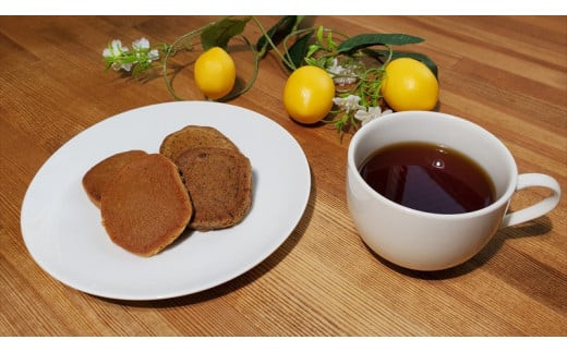 【定期便 6ヵ月】どらやきの皮だけ　プレーン3個、岩塩2個、ほうじ茶1個詰合せ 6ヵ月連続でお届け【 ギフト プレゼント 贈り物 お中元 お歳暮 お持たせ おかし お土産 スイーツ 手土産 贈答品 大阪府 門真市 】