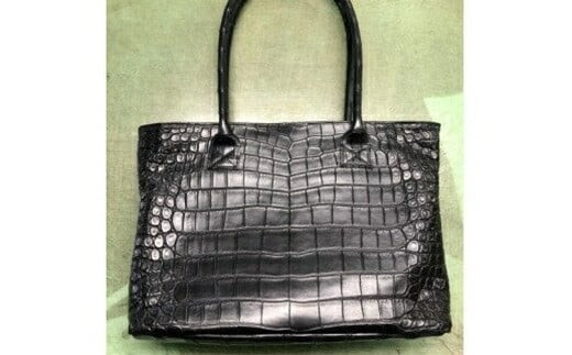 クロコダイルトートバッグ【クロコダイルトートバッグレザーバッグ革クロコスエード男性サイズナイルクロコダイル幅広贅沢一枚のクロコ大阪府門真市】