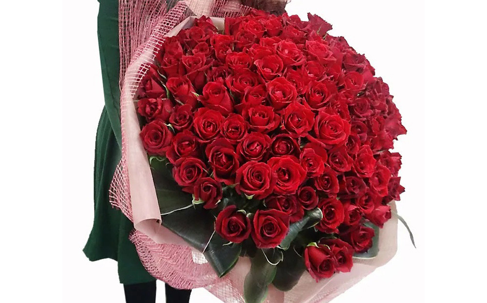 赤いバラ100花束【花 赤いバラ お誕生日 プレゼント 記念日 ご結婚お祝い お土産 大切な方への贈り物 大阪府 門真市 】