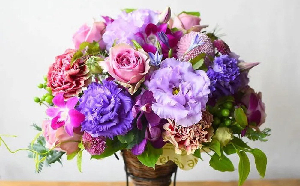 フラワーアレンジメント　紫基調【お誕生日】【プレゼント】【記念日】【ご結婚お祝い】【お土産】大切な方への【贈り物】に【 大阪府 門真市 】