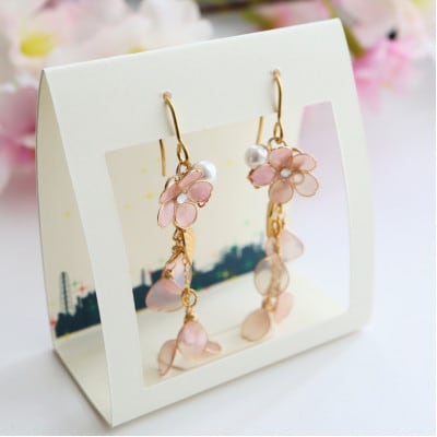 さくら舞うピアス