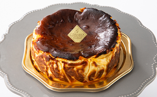 【冷蔵】半熟とろとろバスクチーズケーキ〈1ホール5号〉【配送不可地域：離島】