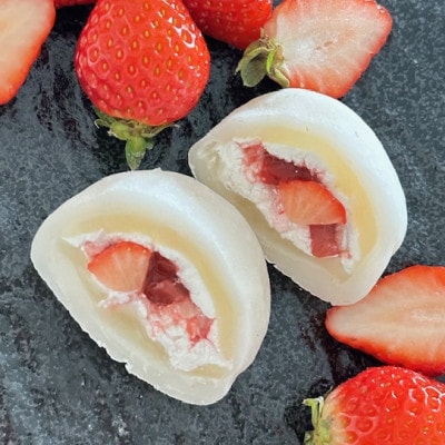 【冷凍4個入り】フルーツ専門店が作るいちごクリーム大福【配送不可地域：離島】
