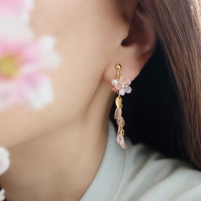 さくら舞うイヤリング