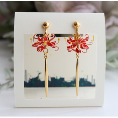 彼岸花のイヤリング