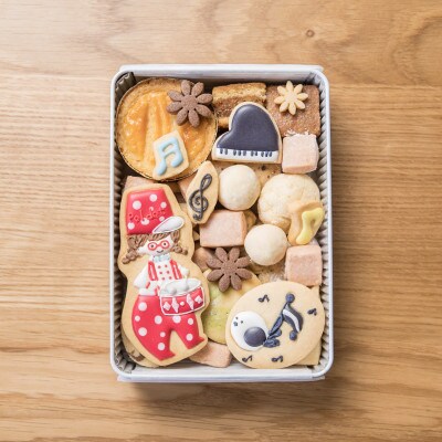 【贈答品】ぽるぽる村の音楽会 今にも楽しい演奏が聞こえてきそうなクッキー缶#07