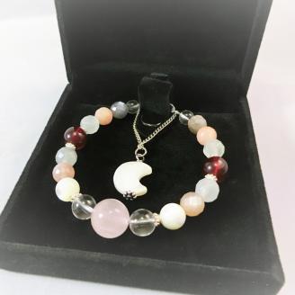 天然石ブレスレット 「ミルク色の新生」【007B-072】