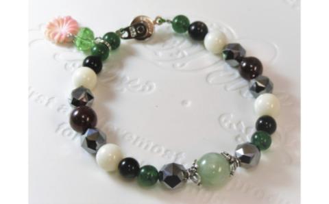 天然石ブレスレット「幸運の石」（本翡翠～ジェダイト）B【007C-080】