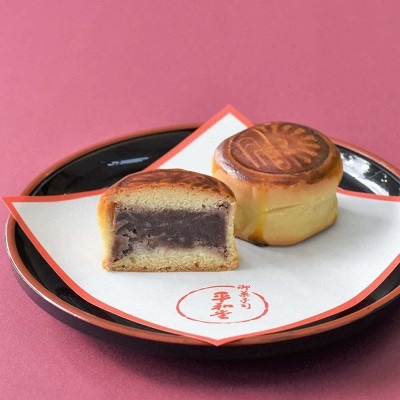和菓子 楠公焼 15個入り 小豆のこしあんを包み込んだ焼菓子 御菓子司 平和堂