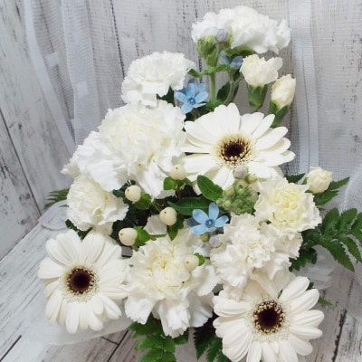お任せ アレンジメント 生花 お供え用 ホワイト系【配送不可地域：離島】