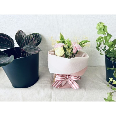 プリザーブドフラワーカーネーションのスタンディングブーケ(水替え不要)