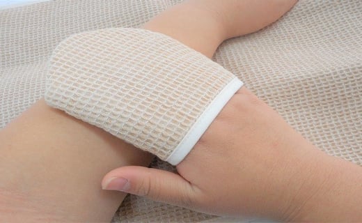 和紙 浴用タオル 1枚 （小さいミトン 1つ プレゼント付） タオル お風呂用 ウォッシュタオル フェイスタオル ミトン 日用品 雑貨 和紙の布 紙布 美容 バスタイム スキンケア