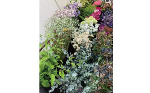 【指定日必須】 フラワーショップ奈奈特製 おまかせ 多種MIX フラワーアレンジメント