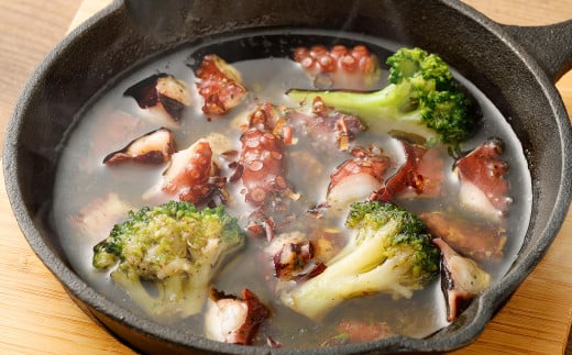 茹でダコ 約1kg （3~6匹）