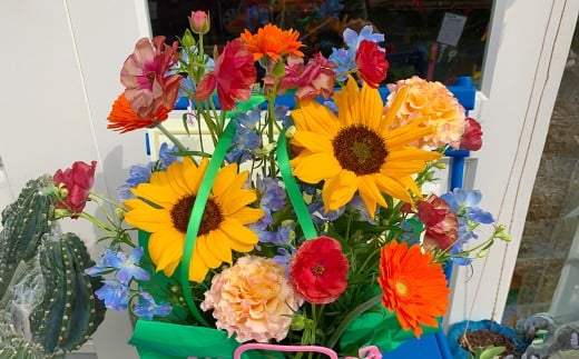 季節のお花のフラワーアレンジメント【Sサイズ】 花 フラワーアレンジメント 花束