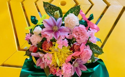 季節のお花のフラワーアレンジメント【Sサイズ】 花 フラワーアレンジメント 花束