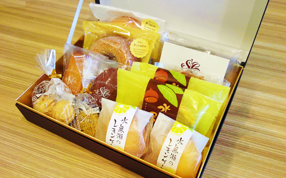 水無瀬の焼き菓子詰め合わせ ／ スイーツ 焼菓子 洋菓子 お菓子 ドーナツ フィナンシェ マドレーヌ クッキー パウンドケーキ レモンケーキ セット ティータイム おやつ ご褒美 人気商品 食べ比べ 大阪府