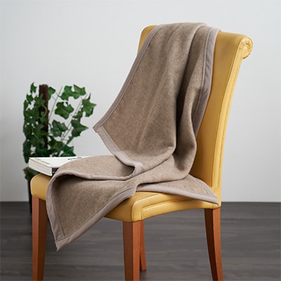 カシミヤ毛布　ハーフサイズブランケット　140cm×100cm　お昼寝にも最適なサイズです