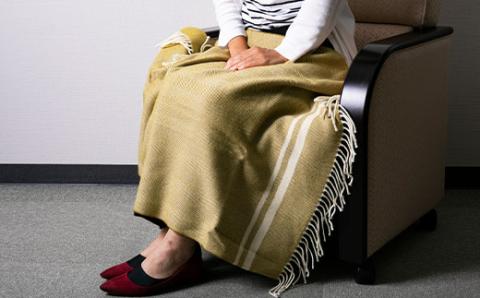 ウールひざ掛け　70cm×120cm(房込み)　ベージュ