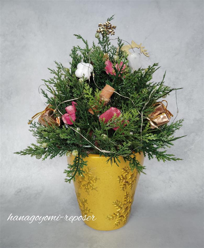 Xmas　高級感のある花器付きクリスマスツリー（036_5037）